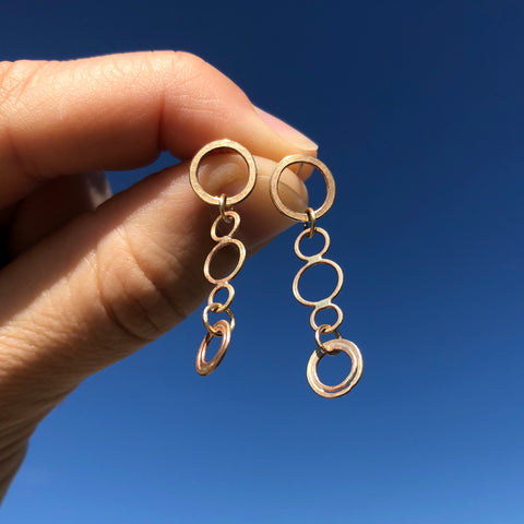 Short line classico earrings, 10k gold