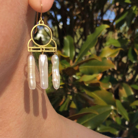 Chandelier long baroque pearl earrings