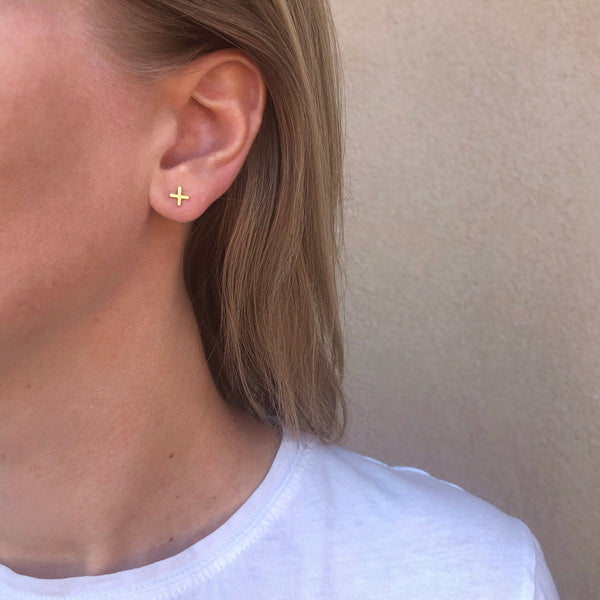 Positive stud earrings in 18k gold, small