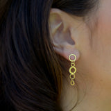 Short line classico earrings in 18k gold
