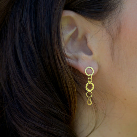 Small double hoop earrings in 18k gold