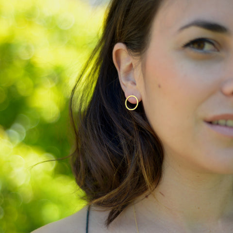 Medium circle earrings, 18k gold