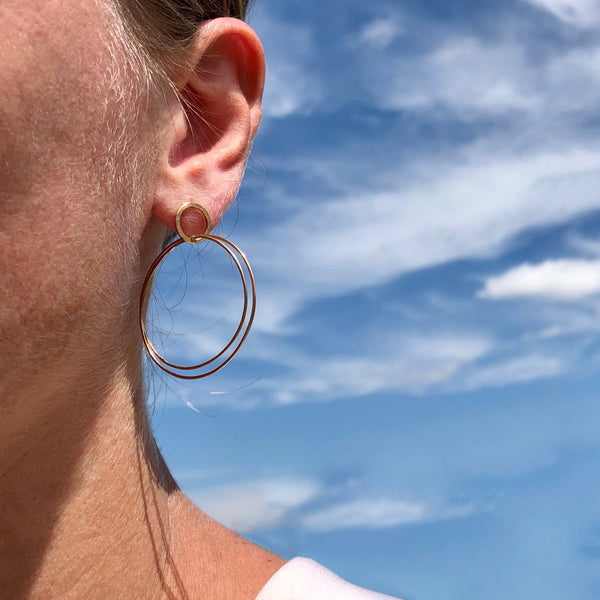 Small double hoop earrings in 10k gold