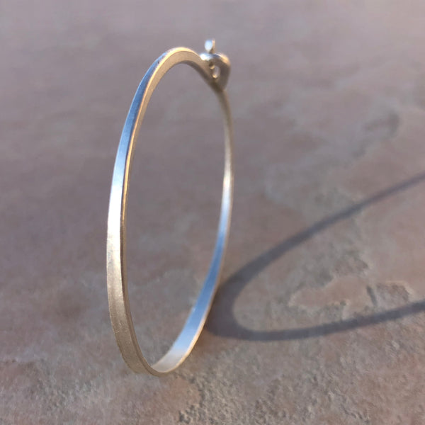 Sterling silver hammered hook & eye bracelet